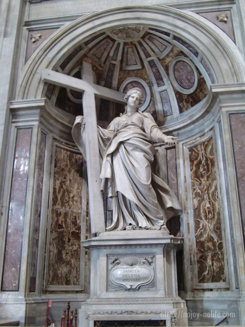 ローマバチカン市国サンピエトロ大聖堂聖エレナ像