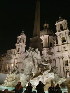 ローマナヴォーナ広場バロック彫刻傑作ベルニーニの四大河の噴水